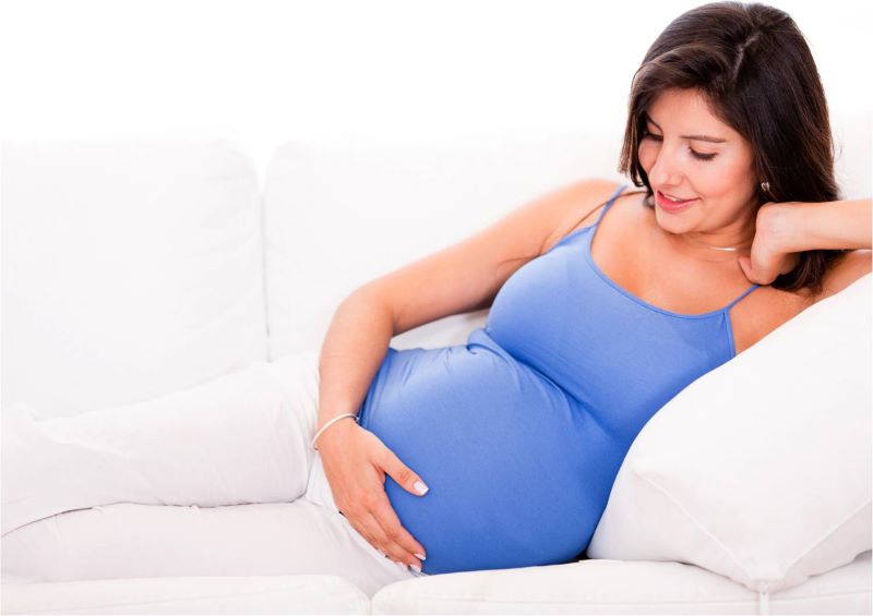 Phụ nữ đang mang thai hoặc cho con bú thì không nên phẫu thuật nâng mũi